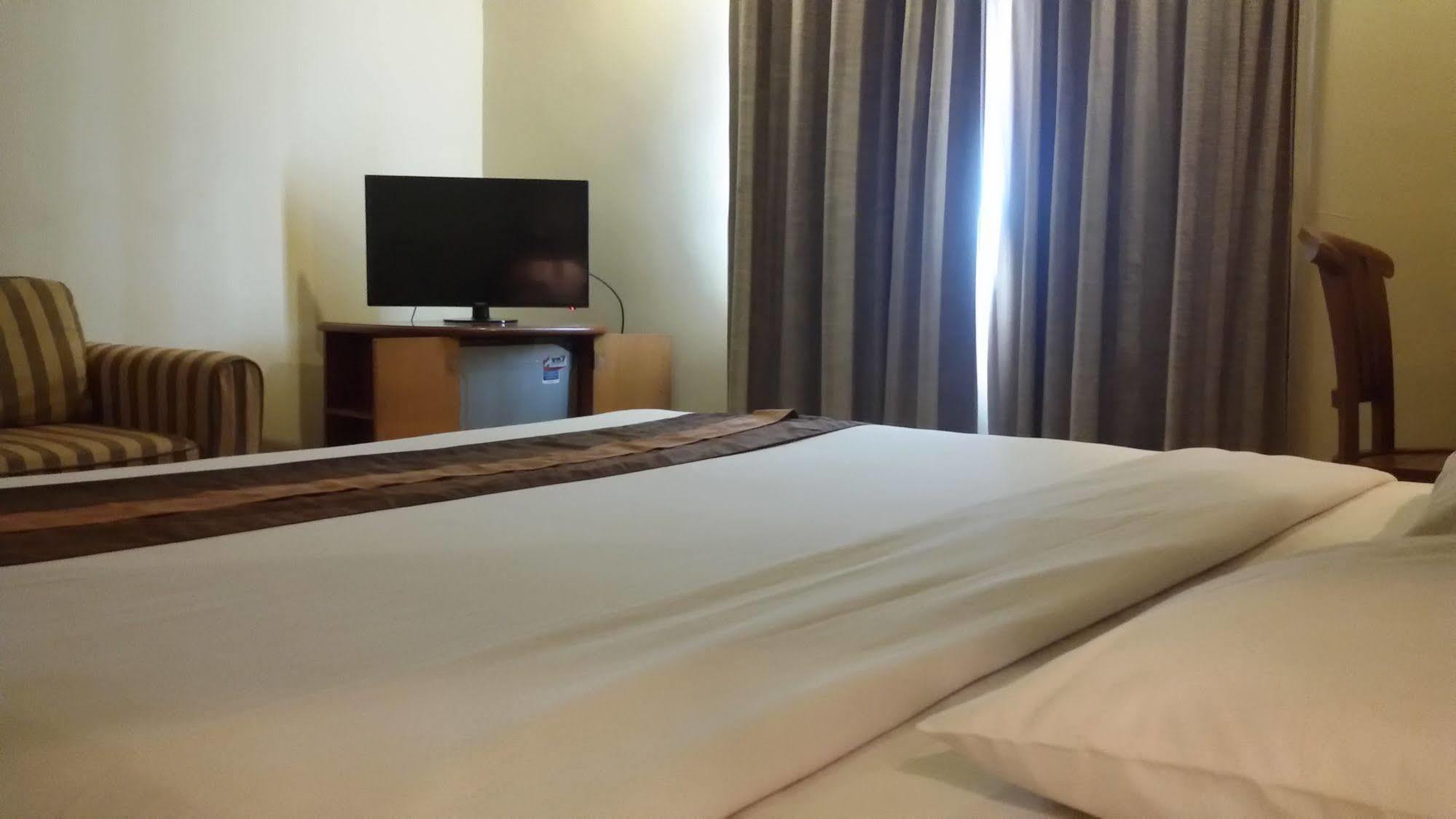 Hotel Bulevar Tanjung Duren Cakarta Dış mekan fotoğraf